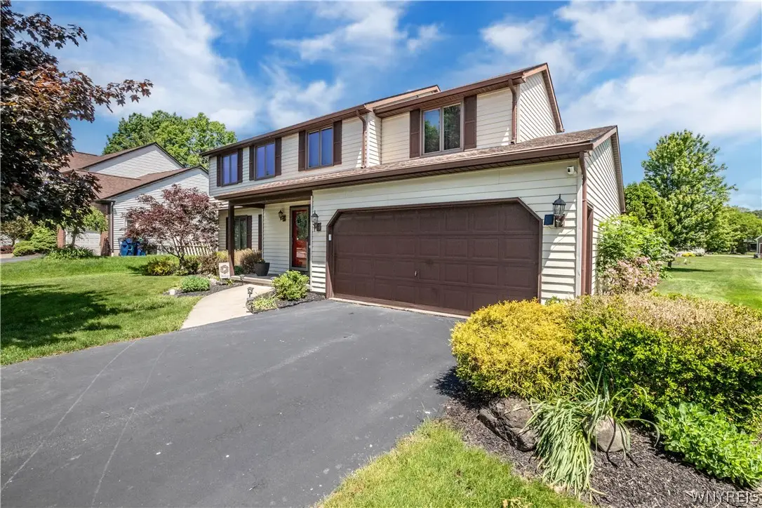 402 Glen Oak Dr, East Amherst, NY 14051 - #1
