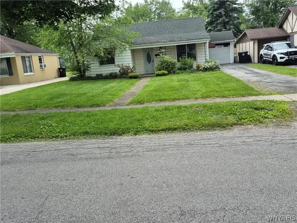 71 4th Avenue, Lancaster, NY 14086