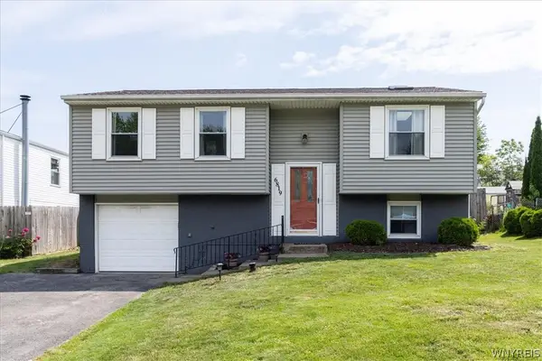 6819 Nettle Creek Dr, Derby, NY 14047