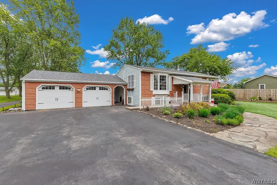 6758 E High Street, Lockport, NY 14094 - #3