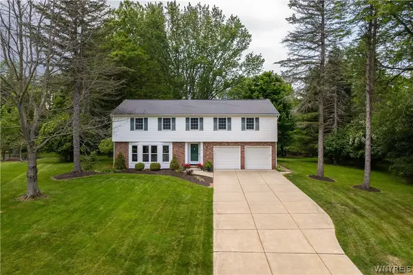 6 Stonehenge Court, Orchard Park, NY 14127