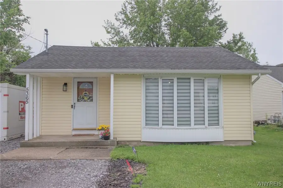 5365 Lake Avenue, Orchard Park, NY 14127 - #2