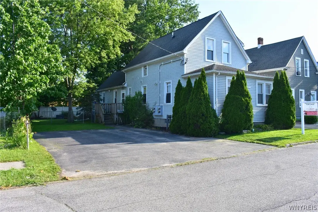 31 Elkhart Street, Buffalo, NY 14218 - #1