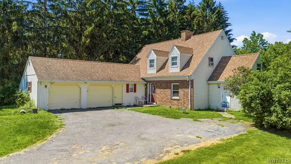 1513 Lake Road, Youngstown, NY 14174
