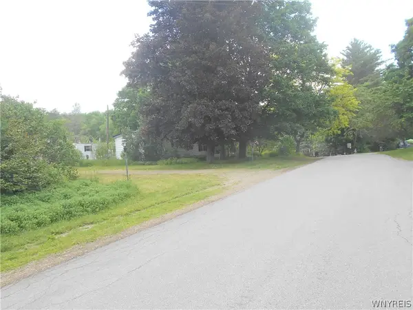 15 Sunset Drive, Delevan, NY 14042