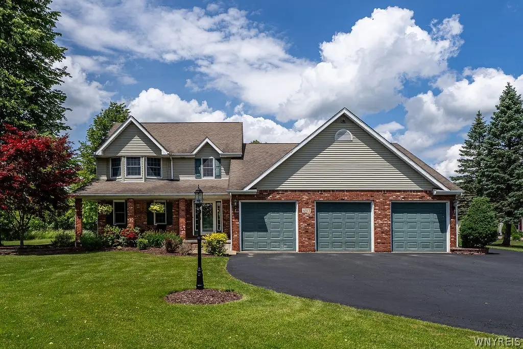 4815 Tonawanda Creek Road, North Tonawanda, NY 14120 - #1