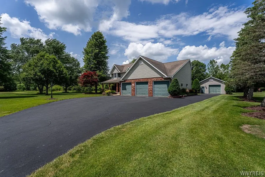 4815 Tonawanda Creek Road, North Tonawanda, NY 14120 - #3