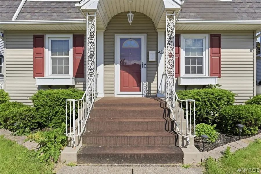 228 Jackson Avenue, North Tonawanda, NY 14120 - #3