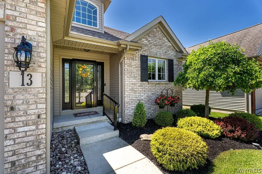 13 Logan Lane, Lancaster, NY 14086 - #3