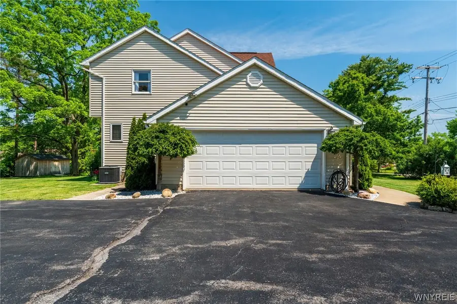 5550 Scherff Road, Orchard Park, NY 14127 - #2