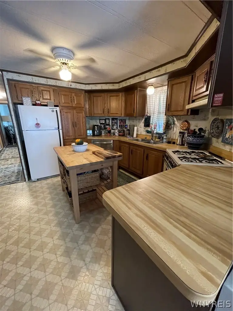 30 S Whispering Ln Lane, Hamburg, NY 14075 - #2