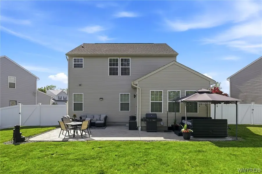 5789 Willow Creek Lane, Sanborn, NY 14132 - #3