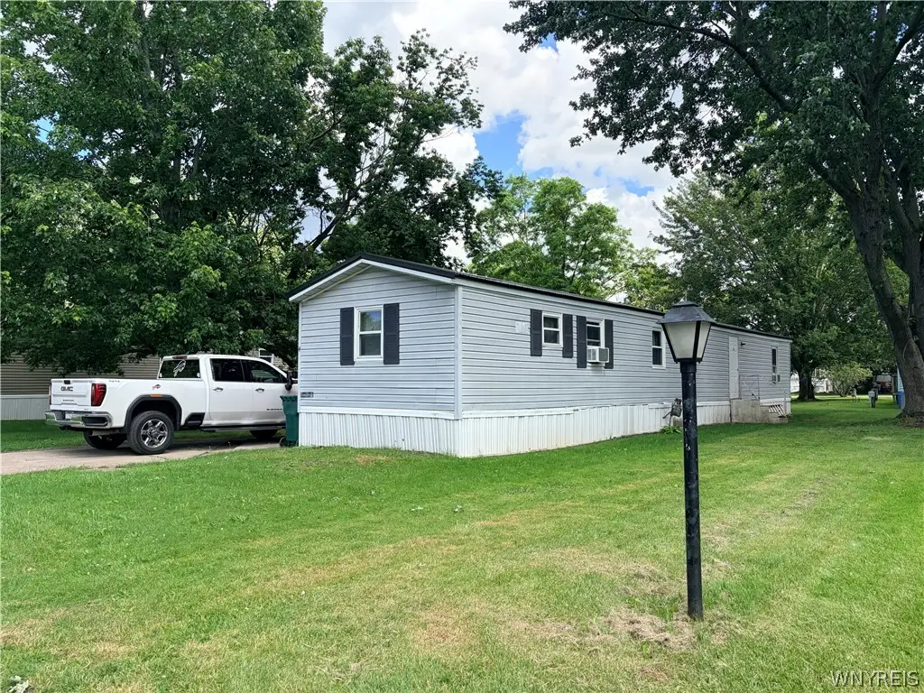 4 Pebbleridge, Medina, NY 14103 - #1