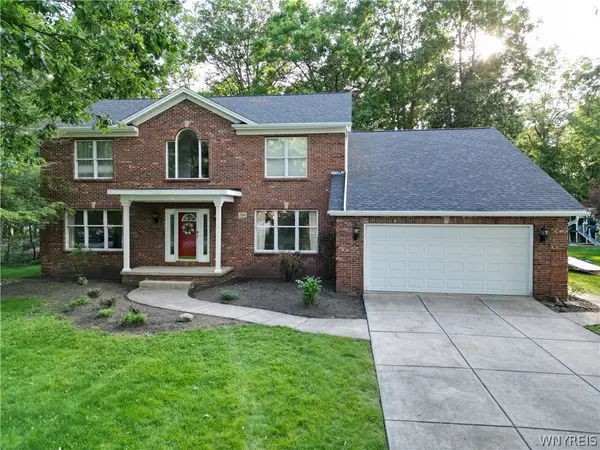 200 Deerwood Lane, Grand Island, NY 14072