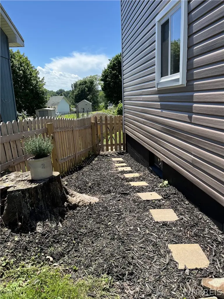 240 Syracuse Avenue, Oswego, NY 13126 - #3
