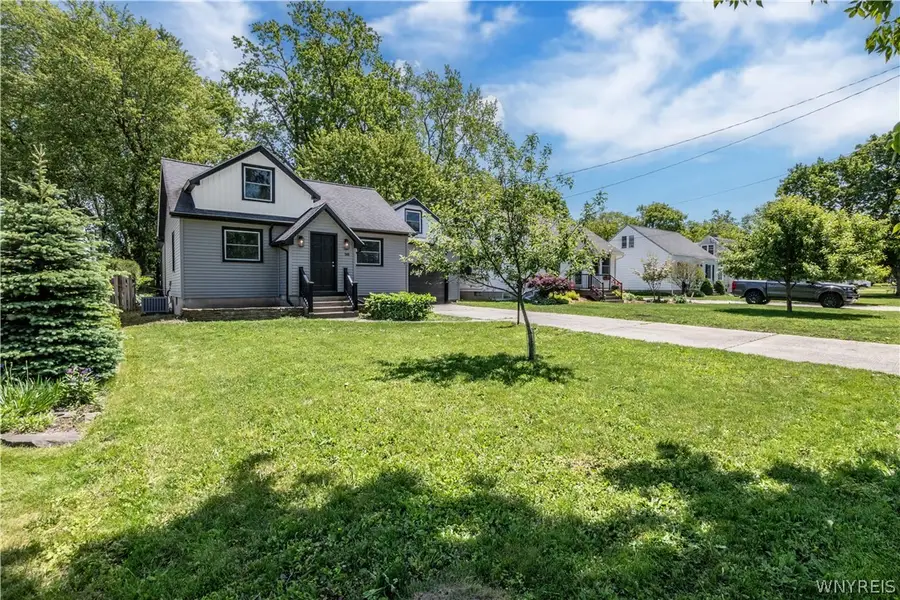 245 N Ellicott St, Amherst, NY 14221 - #2