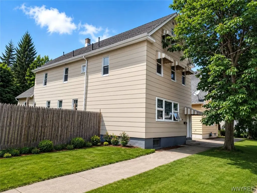 442 18th Street, Niagara Falls, NY 14303 - #1
