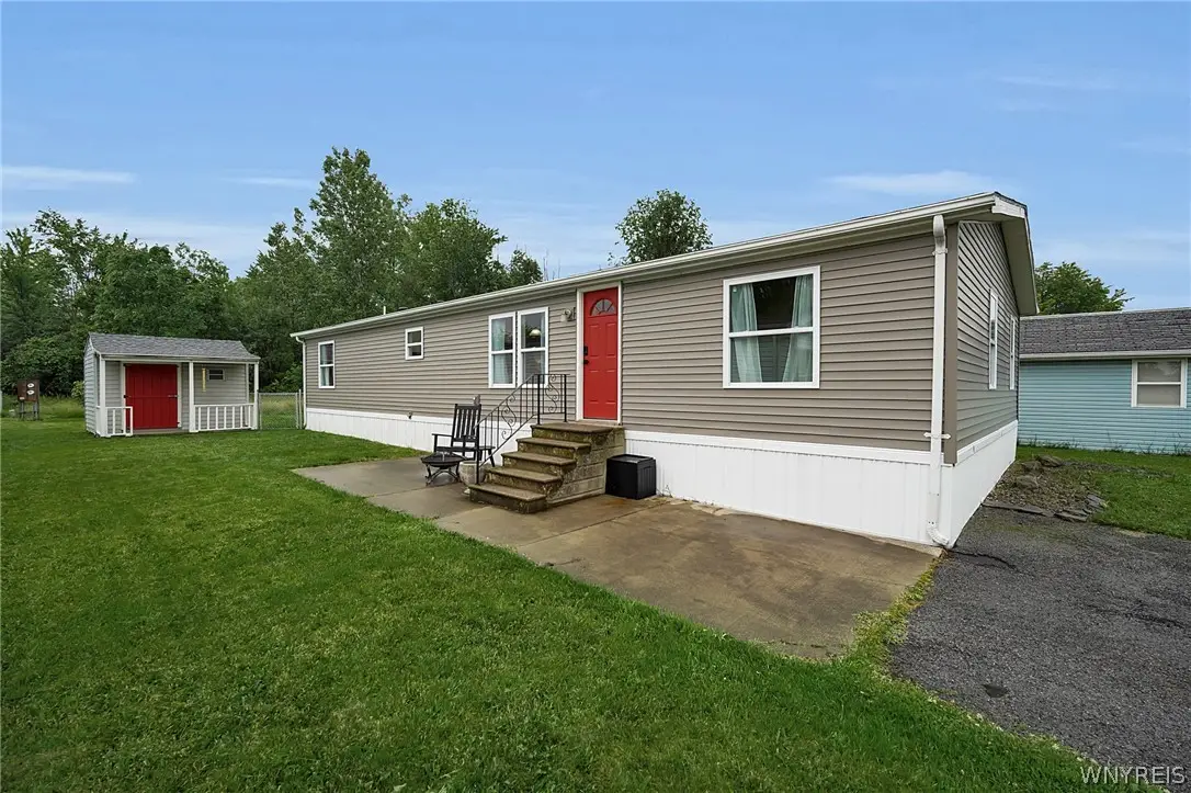1139 Lockwood Dr, Lockport, NY 14094 - #1
