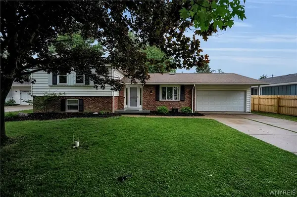38 Sandhurst Lane, Buffalo, NY 14221