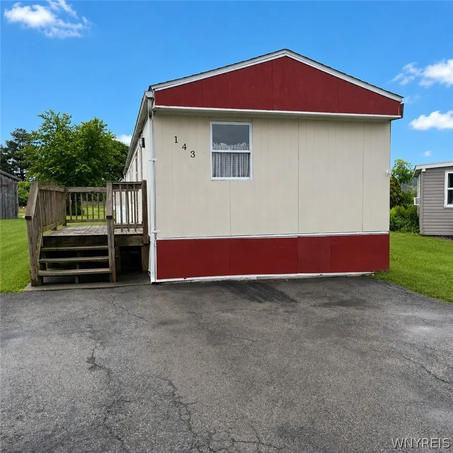 143 Del Court E, Lockport, NY 14094 - #1