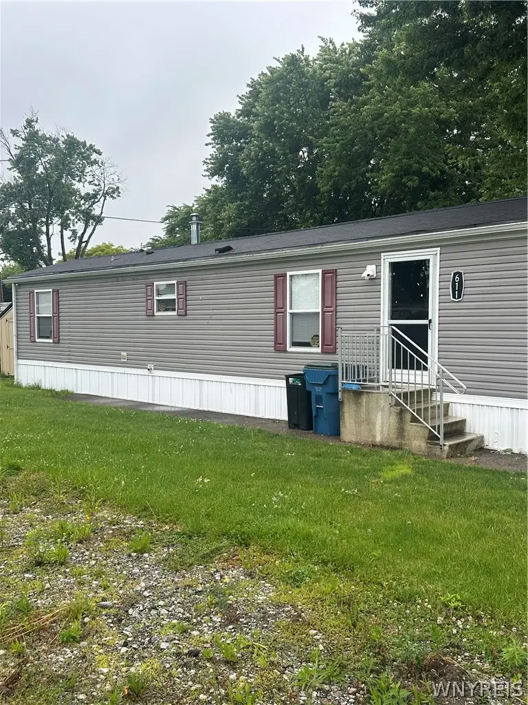 611 C Street, Niagara Falls, NY 14304 - #3