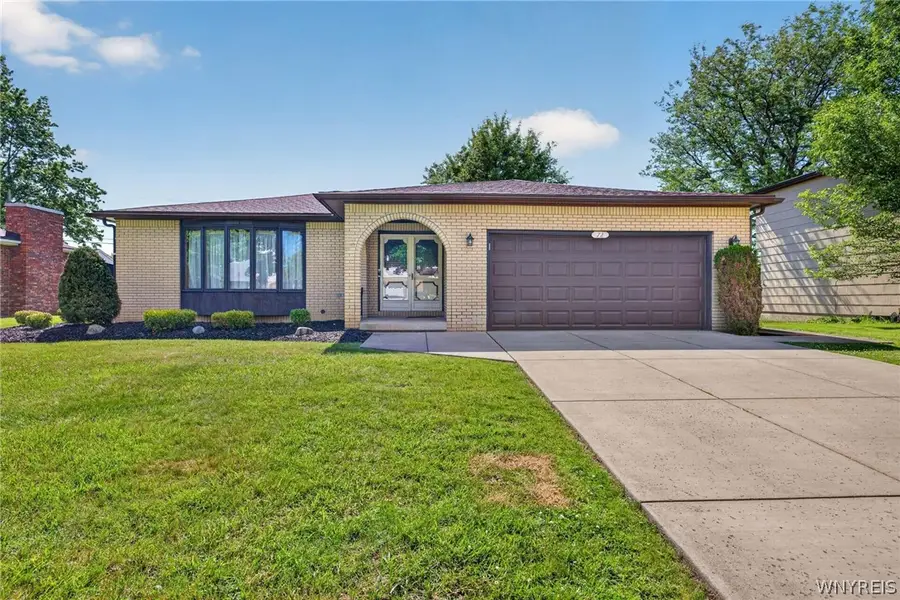 72 Carmelite Drive, West Seneca, NY 14224 - #2