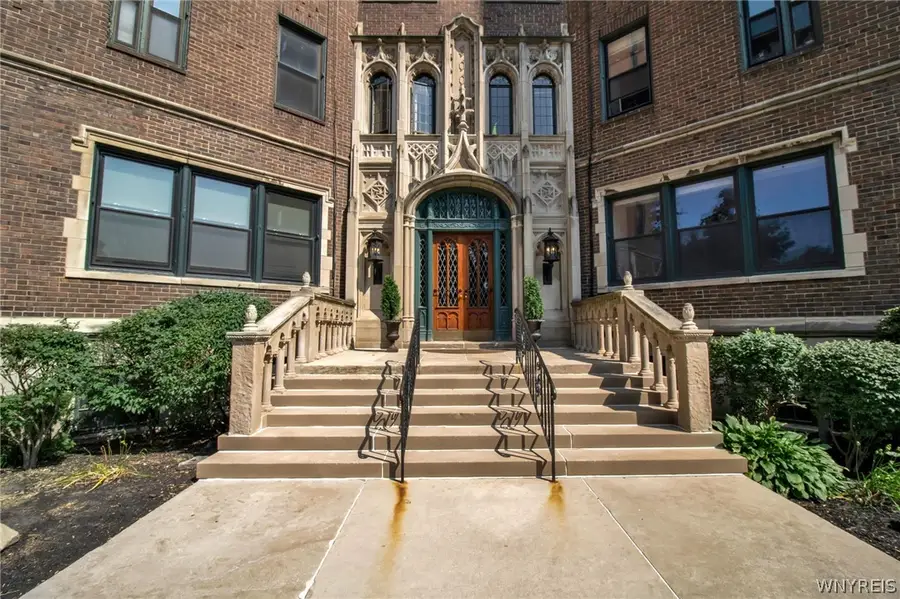 800 W Ferry Street #3B, Buffalo, NY 14222 - #2