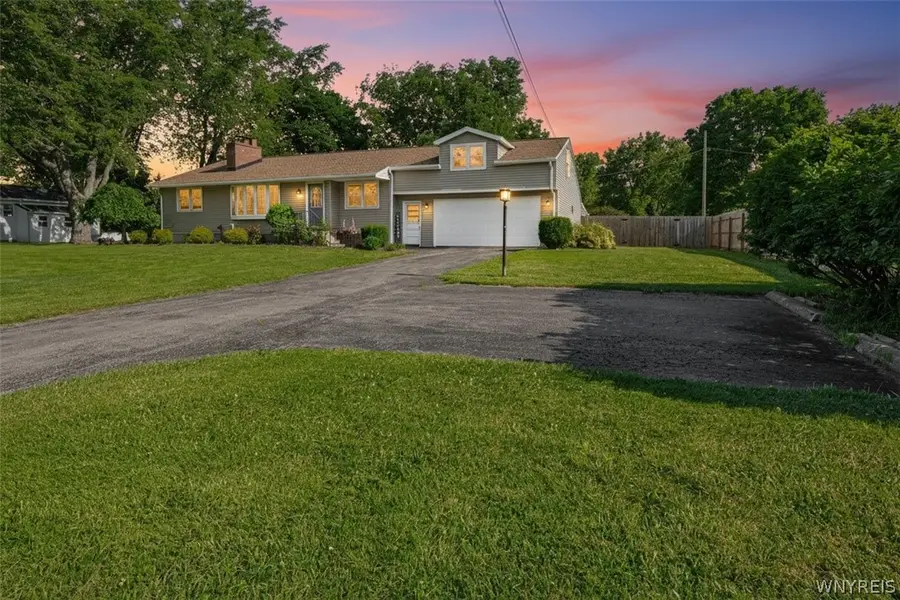 5561 Ridge Road, Lockport, NY 14094 - #3