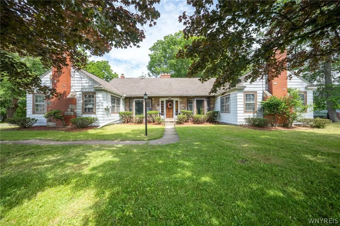 260 S Forest Road, Buffalo, NY 14221 - #1