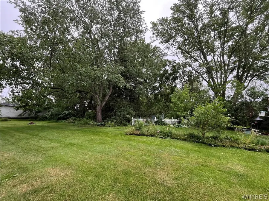 7635 Arnold Drive, North Tonawanda, NY 14120 - #3