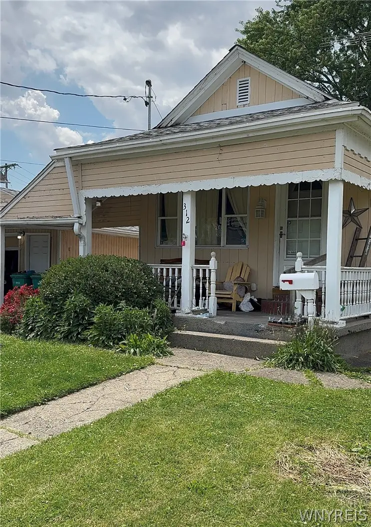 312 77th Street, Niagara Falls, NY 14304 - #2