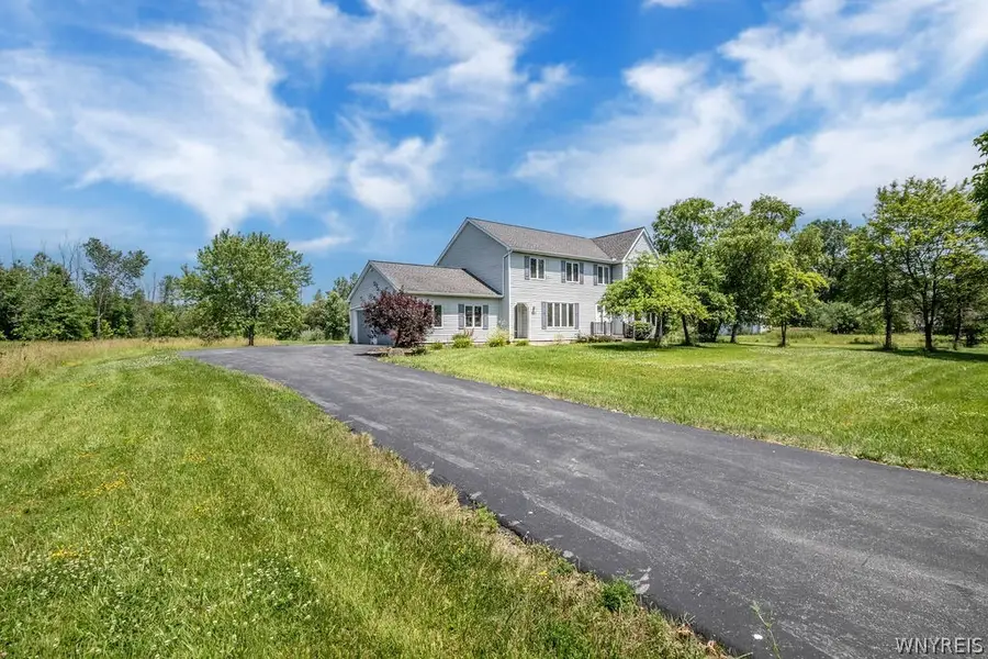5111 Oakwood Drive, North Tonawanda, NY 14120 - #3