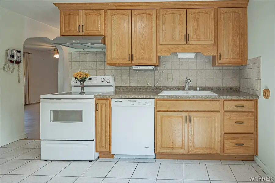 639 73rd Street, Niagara Falls, NY 14304 - #3
