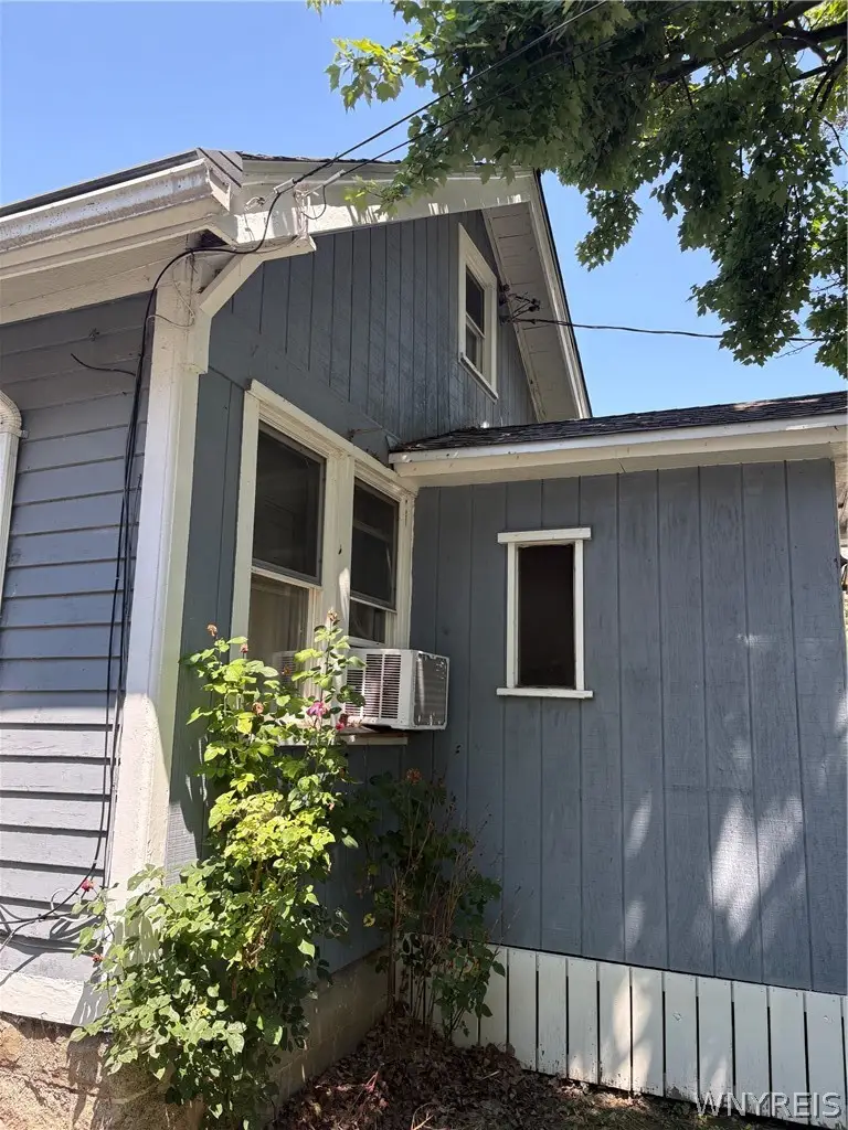 230 74, Niagara Falls, NY 14304 - #2