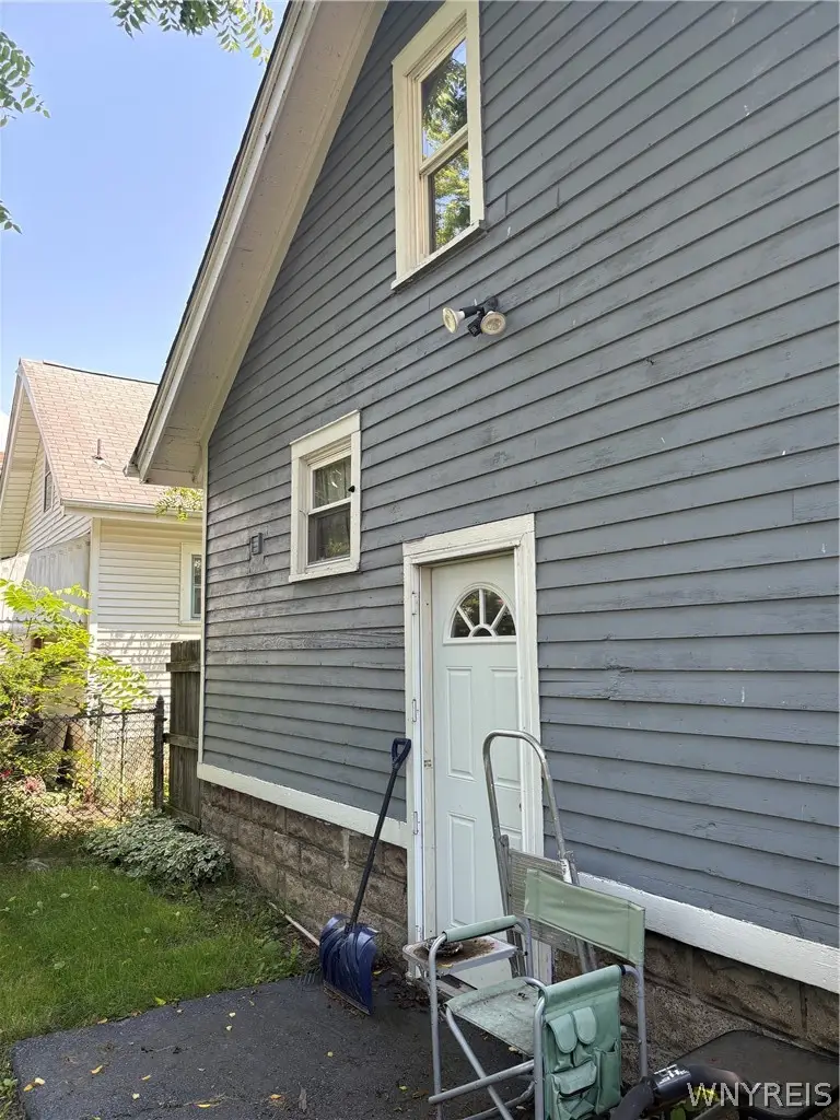 230 74, Niagara Falls, NY 14304 - #3