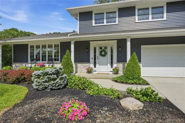 11 Rolling Hills Drive, Orchard Park, NY 14127