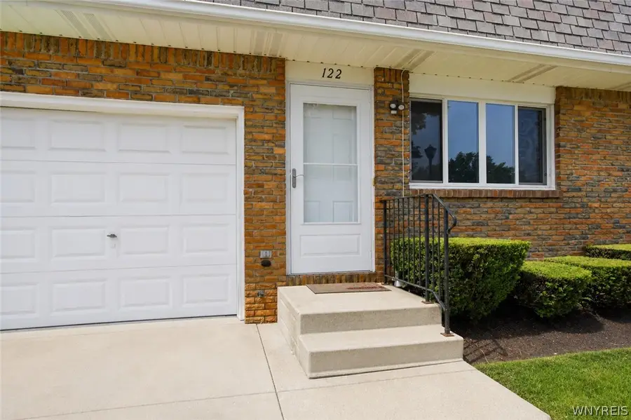 122 Rebecca Park, Buffalo, NY 14207 - #3