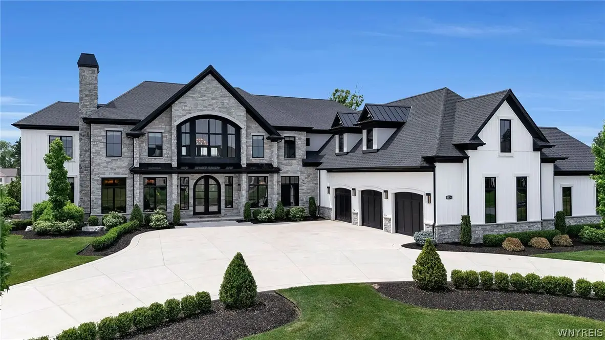 5534 Herons Glen, Clarence, NY 14031 - #1