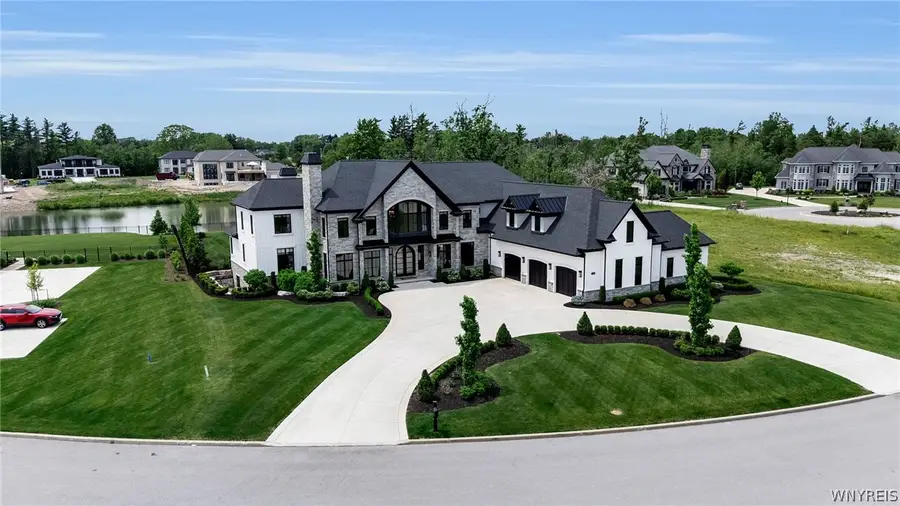 5534 Herons Glen, Clarence, NY 14031 - #3