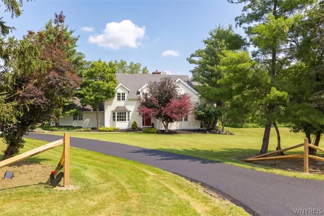 40 West Gate Drive, East Aurora, NY 14052 - #1