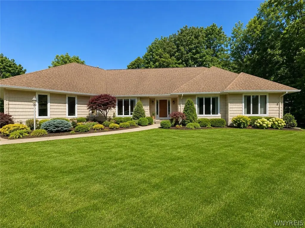 30 Meadowbrook Drive, Elma, NY 14059 - #1
