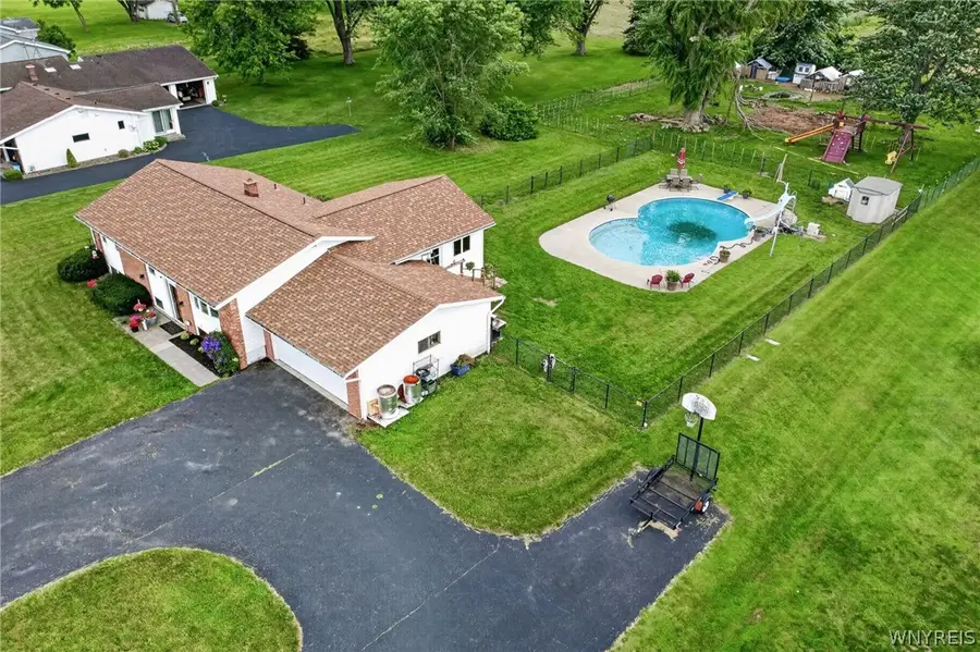 6058 Baer Road, Sanborn, NY 14132 - #2