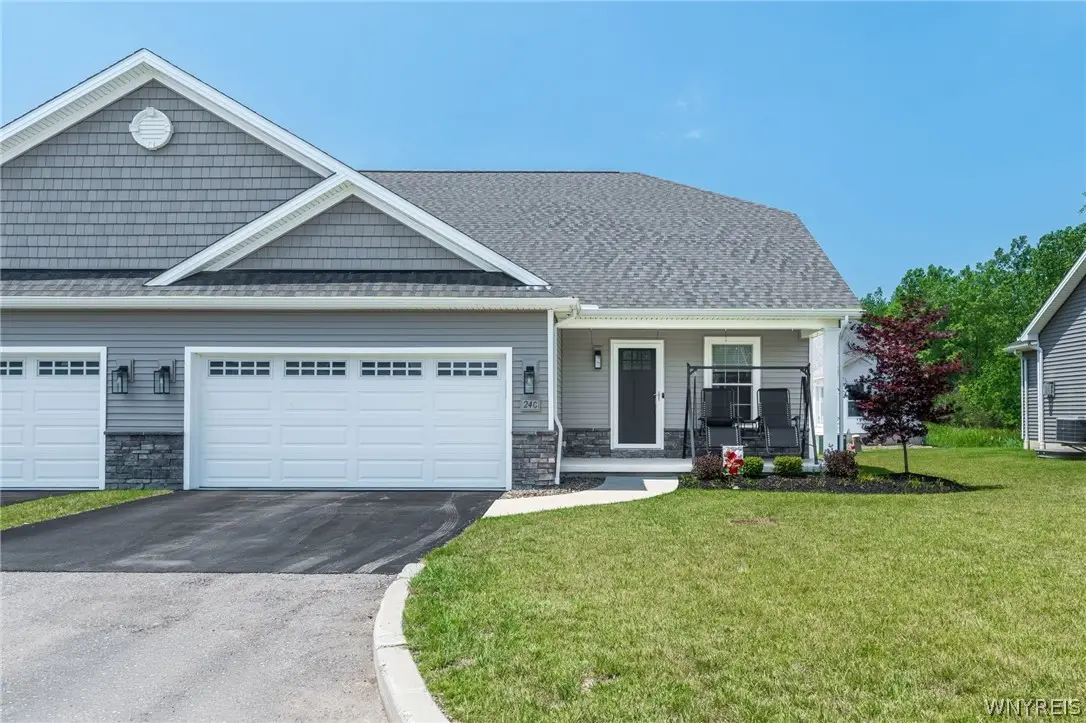 24 Essex Woods Lane #C, Amherst, NY 14428 - #1