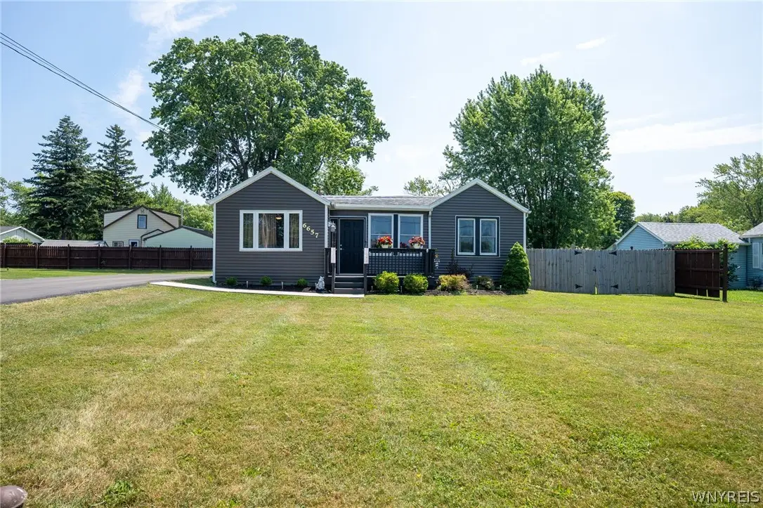 6657 Wellington Drive, Derby, NY 14047 - #1