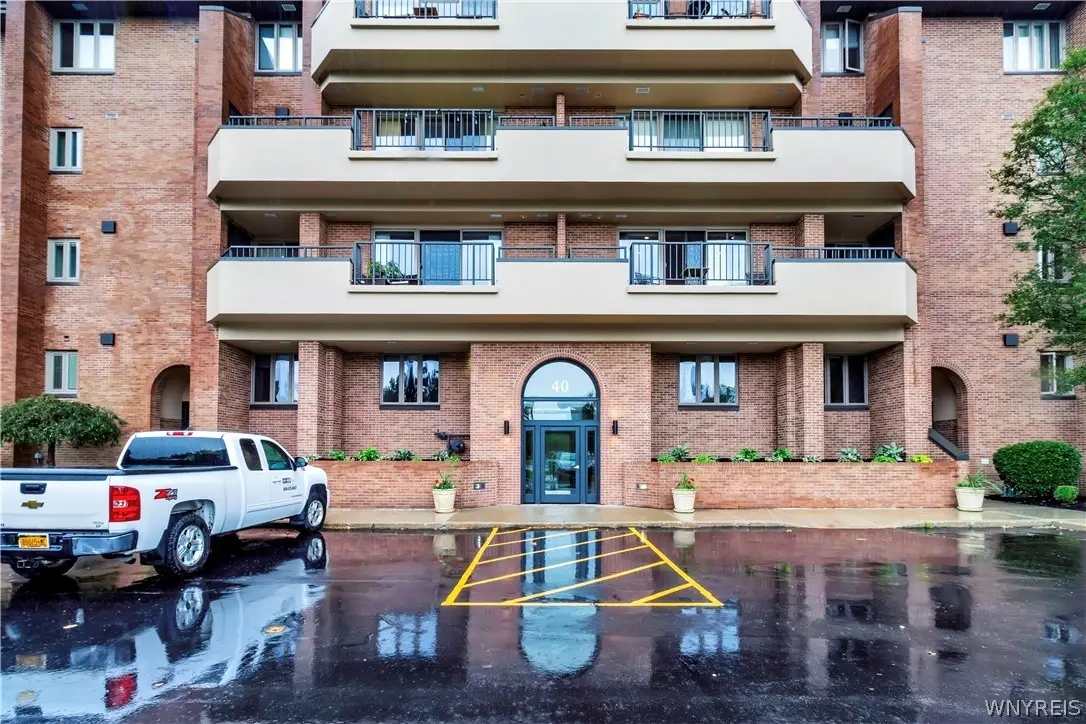 40 Waterfront Circle, Buffalo, NY 14202 - #1
