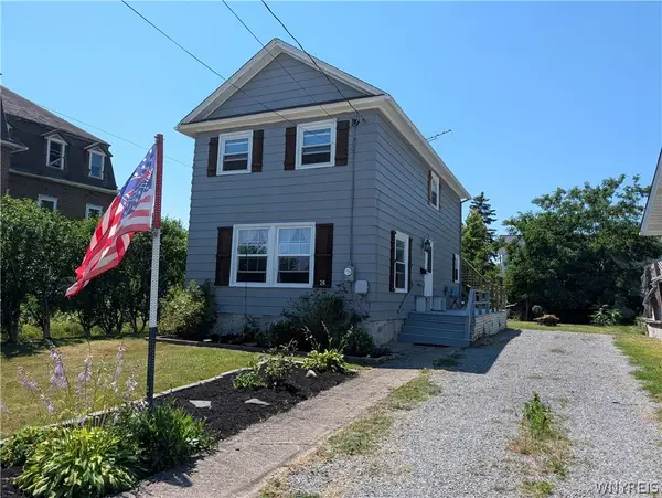 26 Vernon St, Middleport, NY 14105