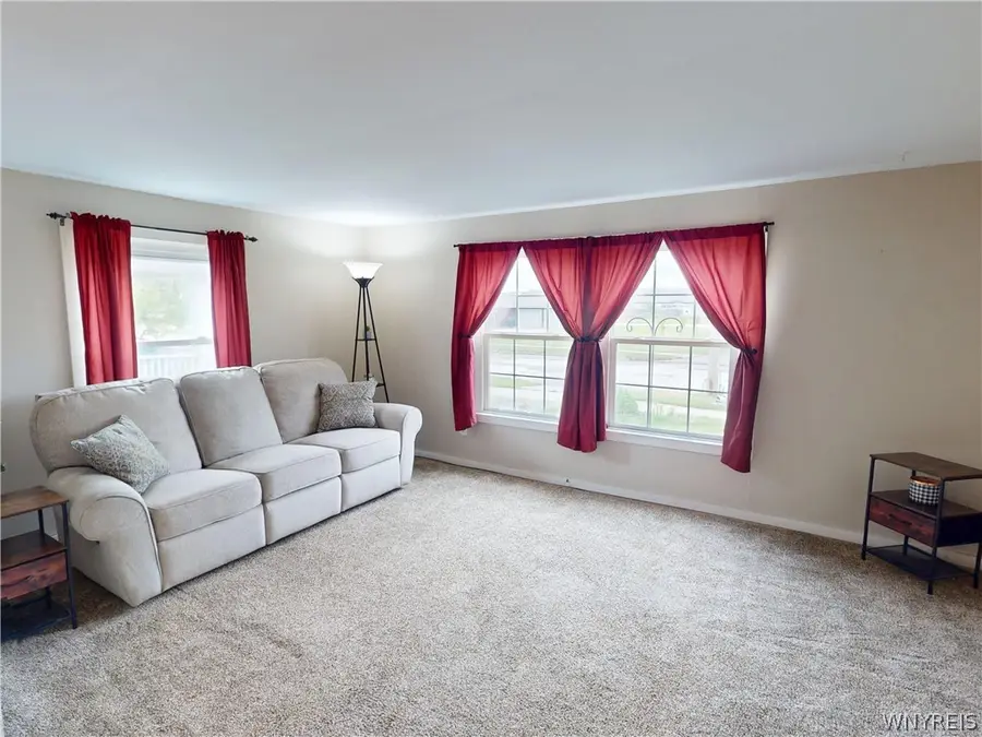 26 Vernon St, Middleport, NY 14105 - #3