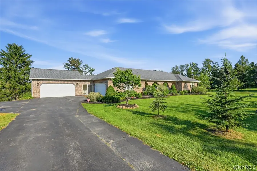 565 Schad Road, Alden, NY 14004 - #2