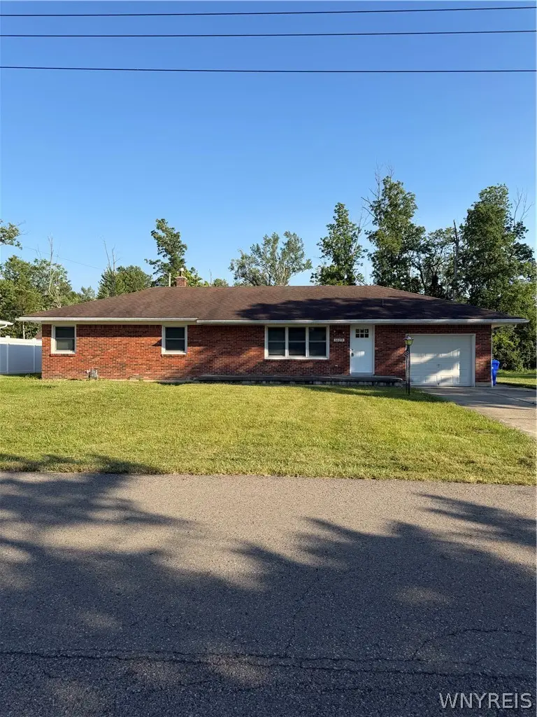 1629 S Bend Lane, Lake View, NY 14085 - #2