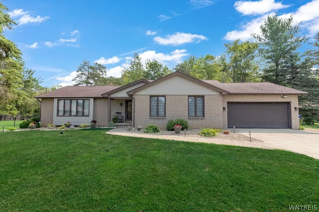 4627 Mckinley Parkway, Hamburg, NY 14075 - #1
